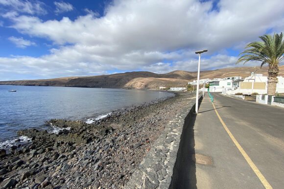 playa quemada beach road