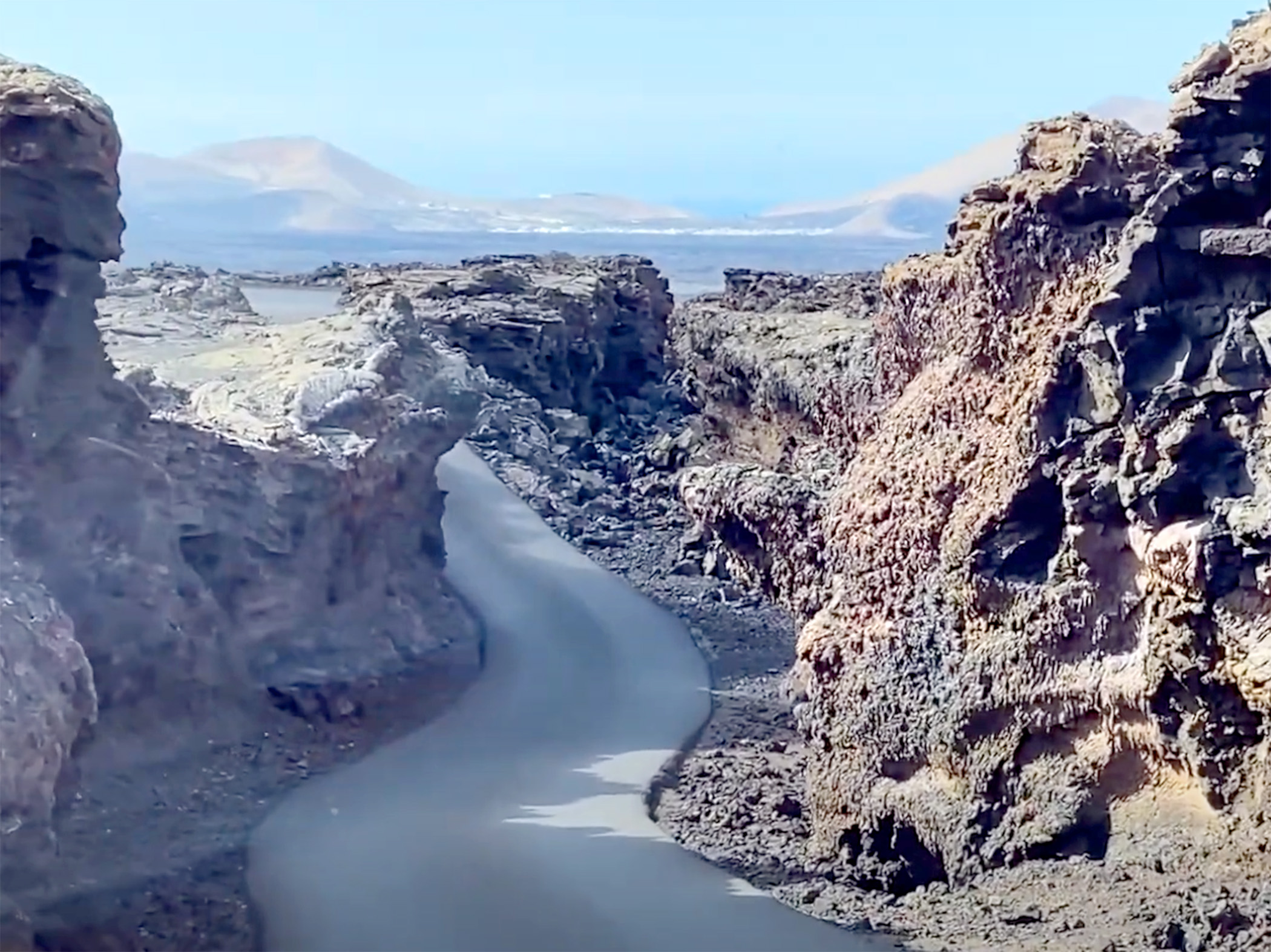 timanfaya coach tour through the lava