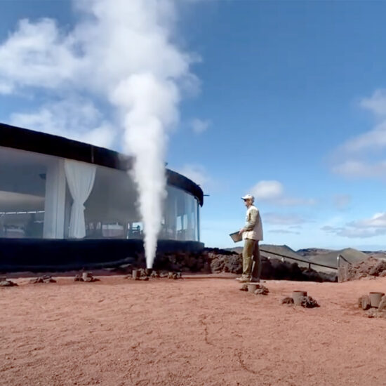 timanfaya heat below ground demonstration