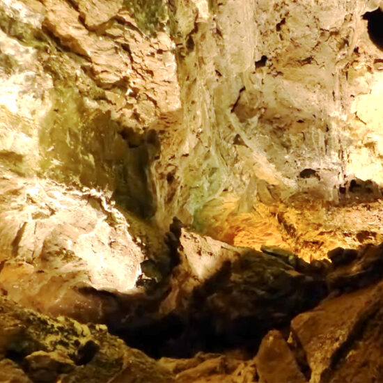 Cueva de los Verdes rock formation2