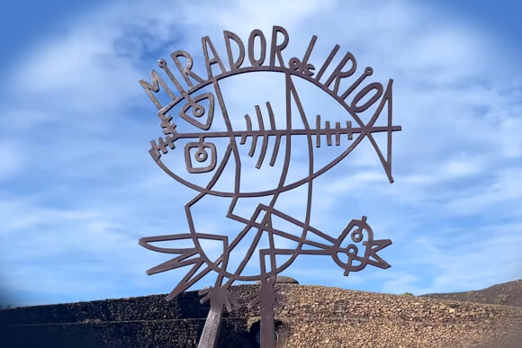 mirador del rio entry sculpture