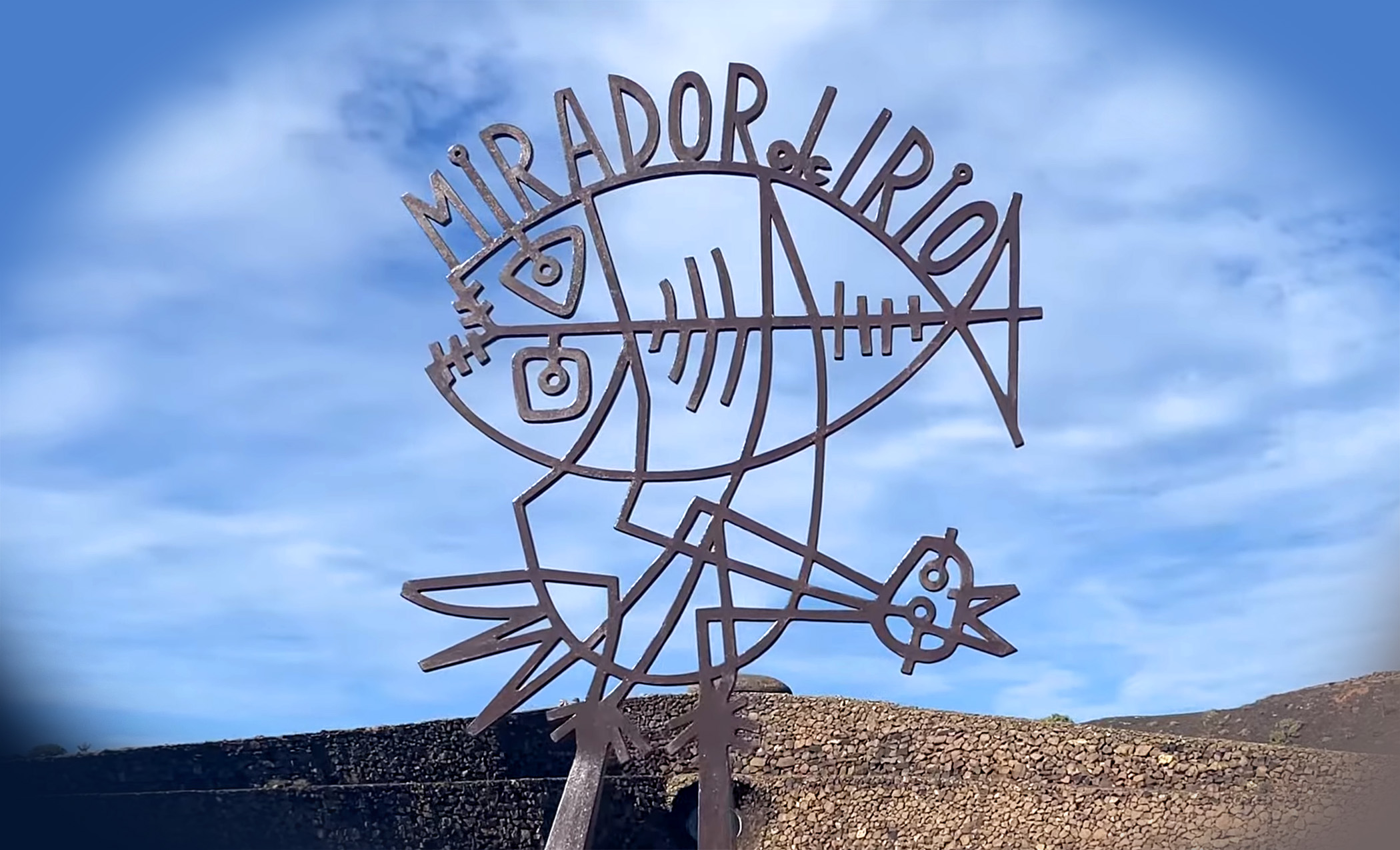 mirador del rio entry sculpture